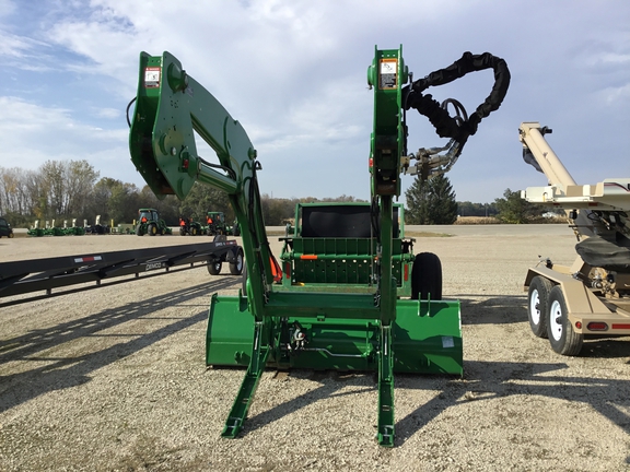 2022 John Deere 660R Loader