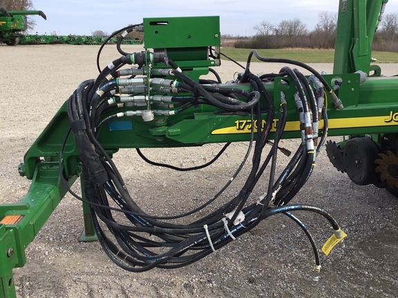 2013 John Deere 1770NT CCS Planter