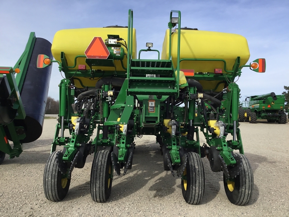 2013 John Deere 1770NT CCS Planter