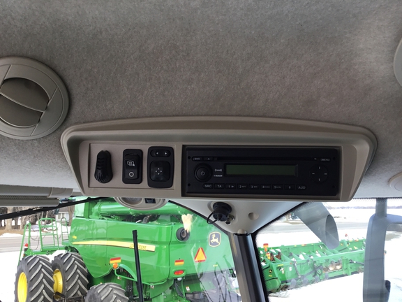 2014 John Deere S680 Combine