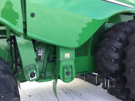 2014 John Deere S680 Combine