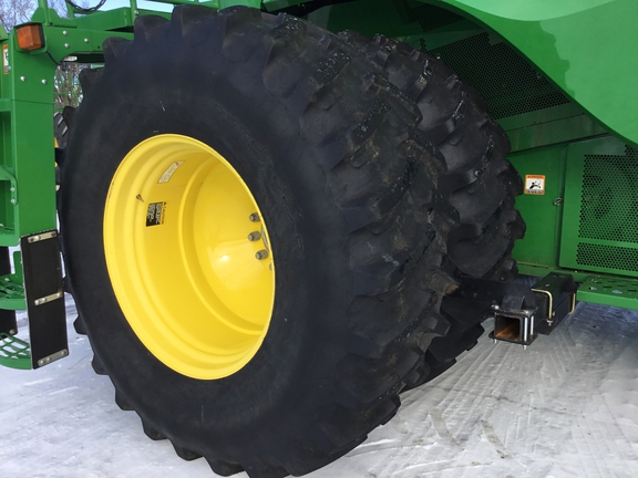 2014 John Deere S680 Combine