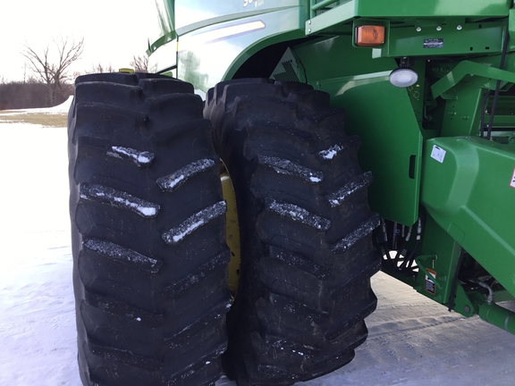2014 John Deere S680 Combine
