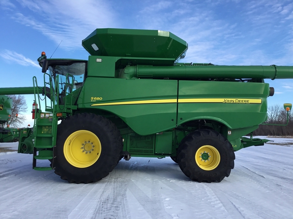 2014 John Deere S680 Combine