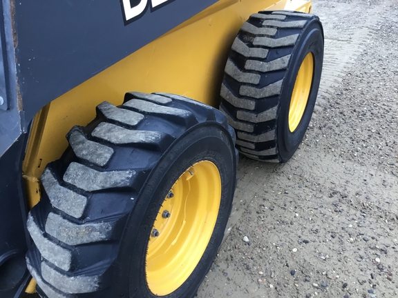 2023 John Deere 324G Skid Steer Loader