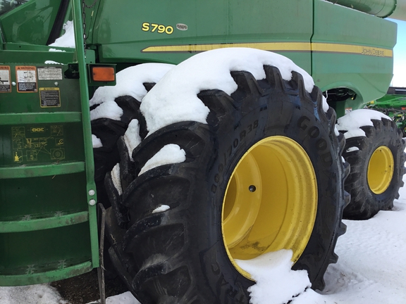 2023 John Deere S790 Combine
