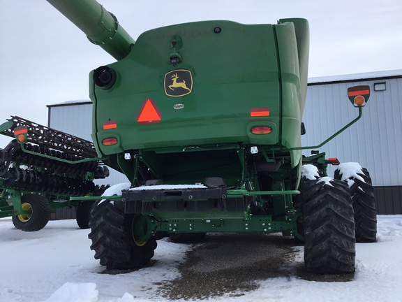 2023 John Deere S790 Combine