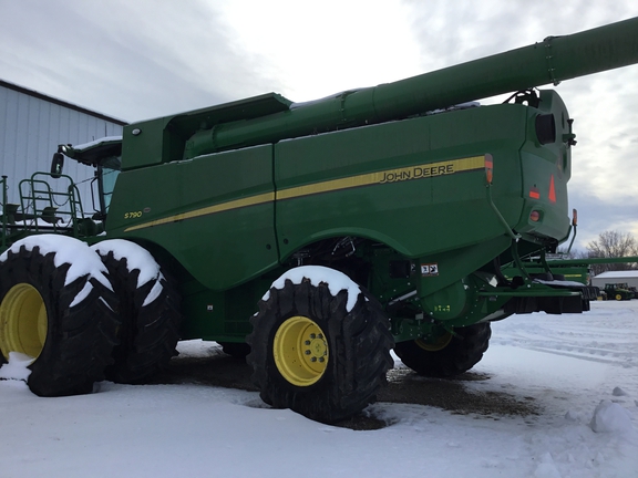 2023 John Deere S790 Combine