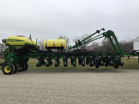 2015 John Deere 1775NT Planter