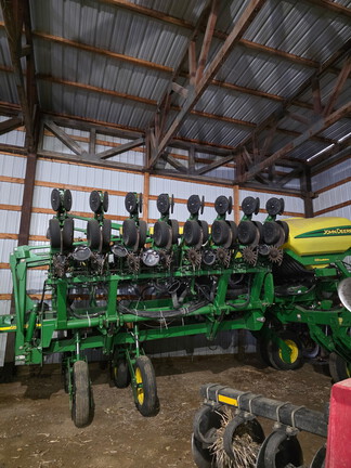 2004 John Deere 1790 Planter
