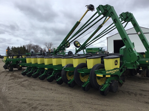 2002 John Deere 1770 Planter