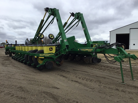 2002 John Deere 1770 Planter