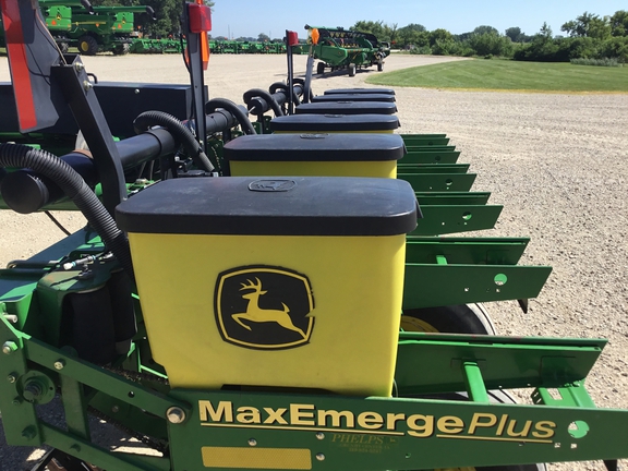 2002 John Deere 1770 Planter