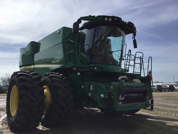 2024 John Deere S790 Combine