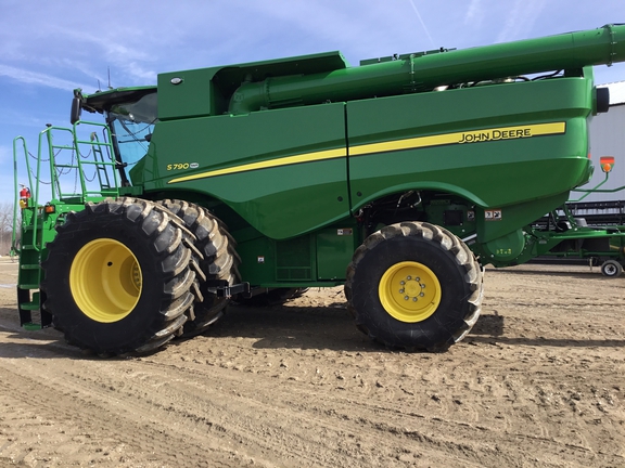 2024 John Deere S790 Combine