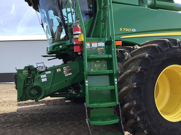 2024 John Deere S790 Combine
