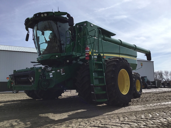 2024 John Deere S790 Combine