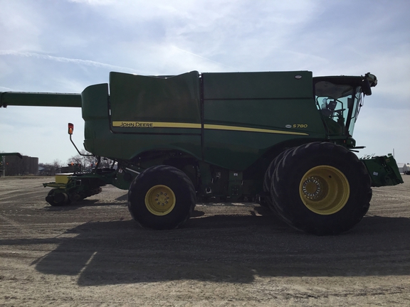 2024 John Deere S780 Combine