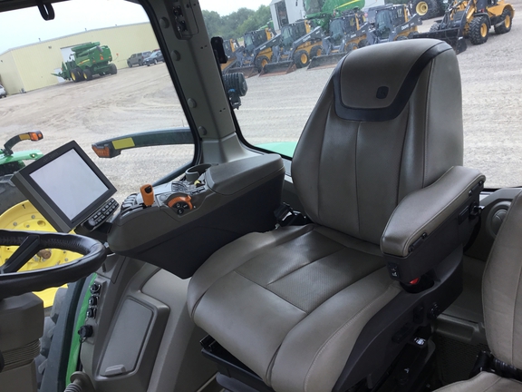 2021 John Deere 8R 250 Tractor