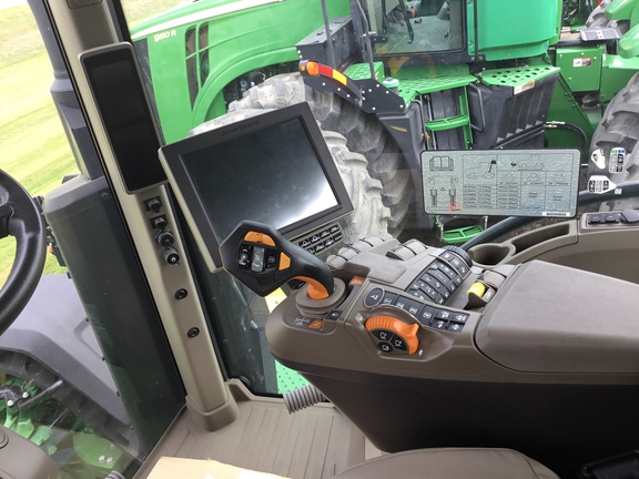 2021 John Deere 8RX 370 Tractor Rubber Track