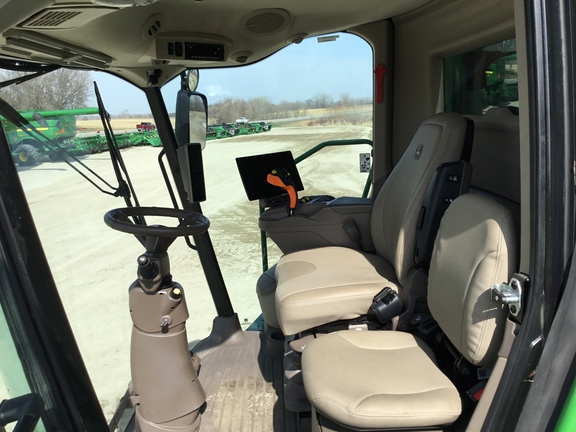 2024 John Deere S780 Combine