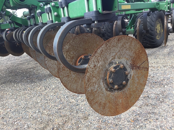 2024 John Deere 2730 Disk Ripper