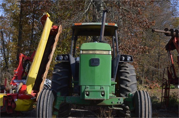 1988 John Deere 2955 Tractor