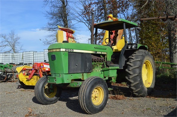 1988 John Deere 2955 Tractor