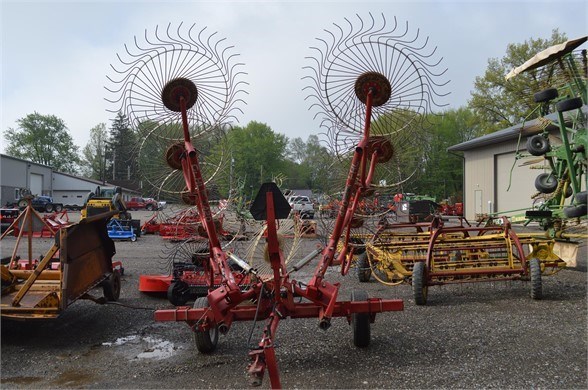 2005 Gehl 420 Rake/Hay