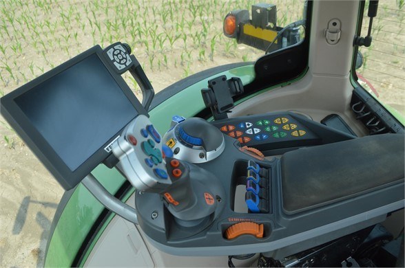 2014 Fendt 724 VARIO TMS Tractor