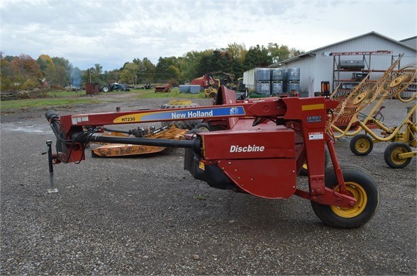 2012 New Holland H7230 Windrower