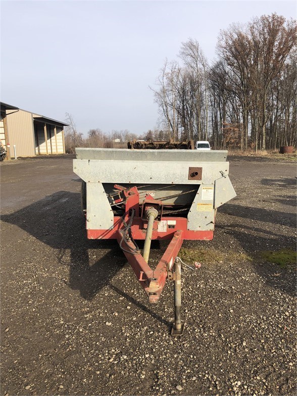 2001 New Idea 3726 Manure Spreader