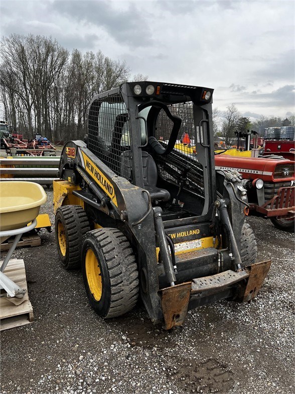 2021 New Holland L318 Skid Steer Loader