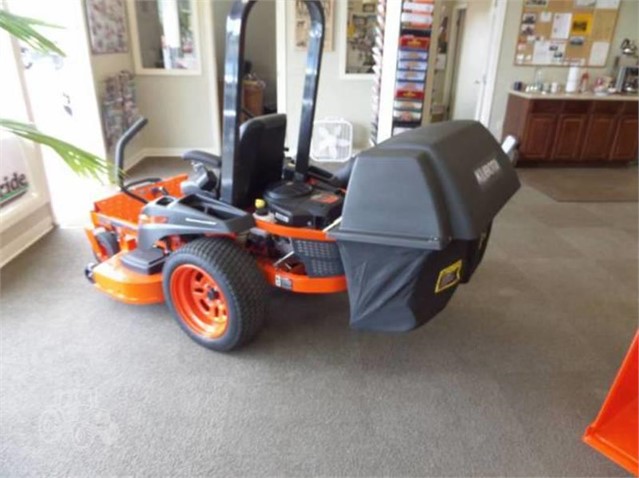 2019 Kubota Z411KW Mower