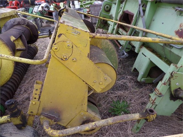 John Deere 7' Header Hay Pickup