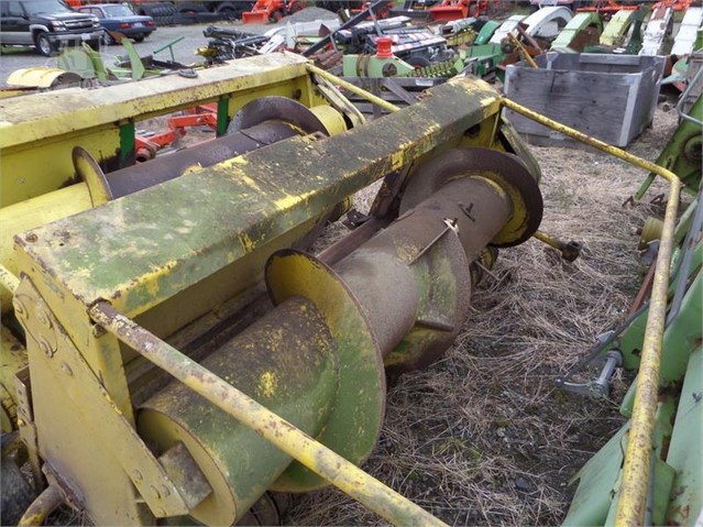 John Deere 7' Header Hay Pickup