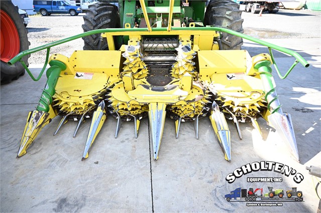 2008 John Deere 684B Header Corn Head