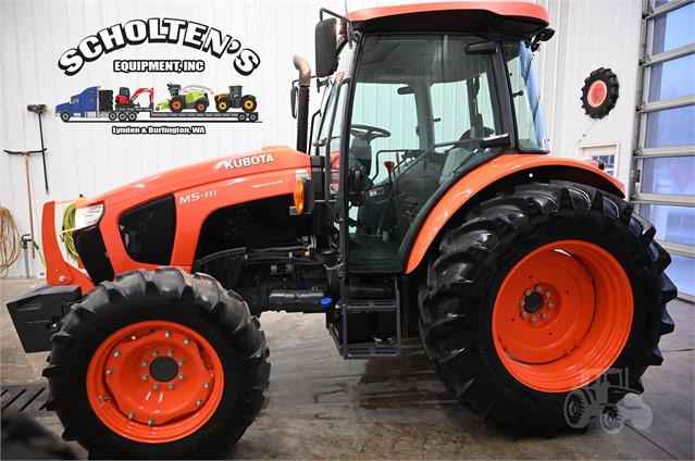 2017 Kubota M5-111HDC Tractor