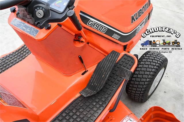 2000 Kubota G1900 Lawn Tractor