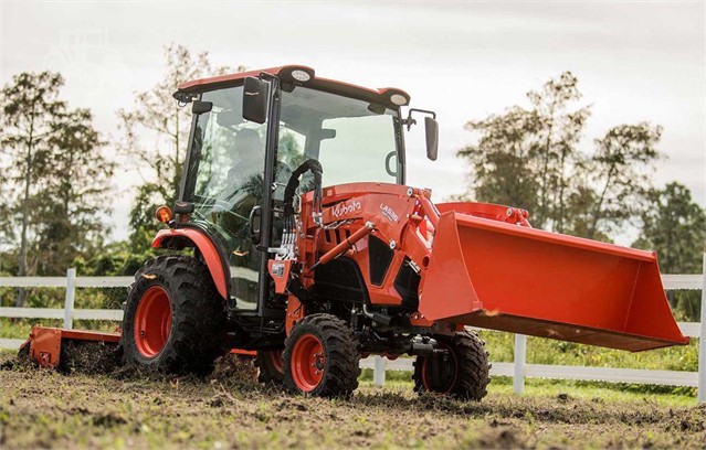 2021 Kubota LX3310HSDC Tractor Compact