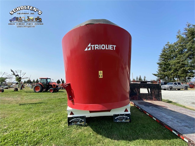 2016 Trioliet SOLOMIX 2-1800VLH-K Feed Wagon