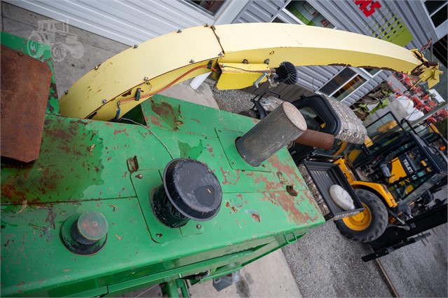 1991 John Deere 5830 Forage Harvester