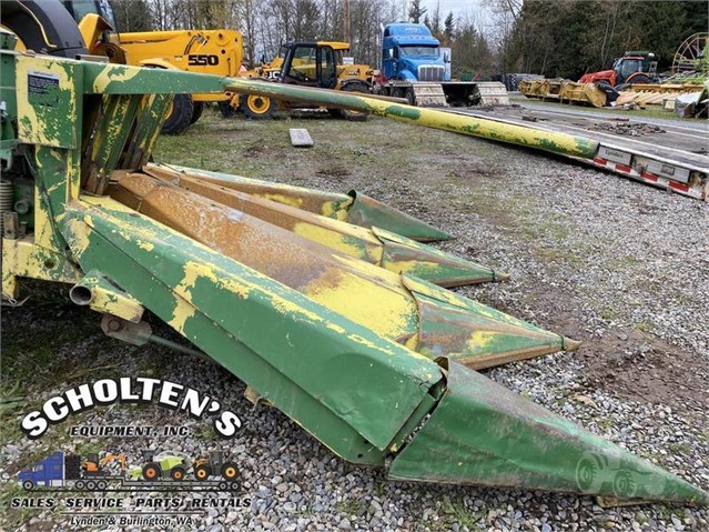 1990 John Deere 3RW Header Corn Head