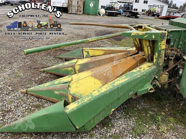 1990 John Deere 3RW Header Corn Head