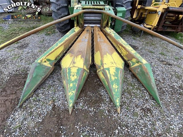 1990 John Deere 3RW Header Corn Head