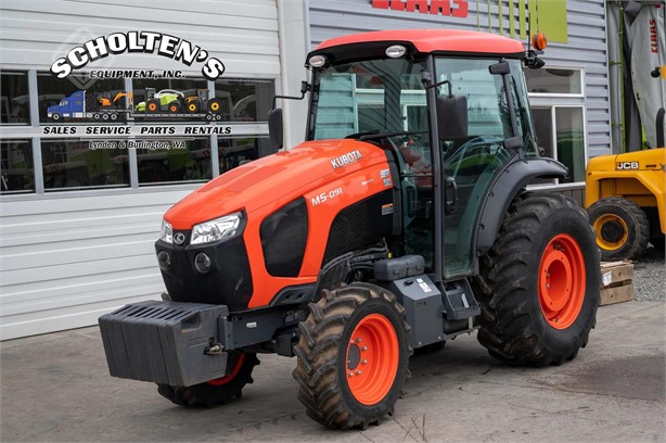 2018 Kubota M5N-091HDC12 Tractor 4WD