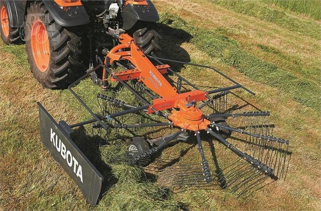 2021 Kubota RA1042T Rake