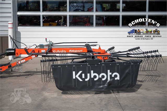 2021 Kubota RA1042T Rake