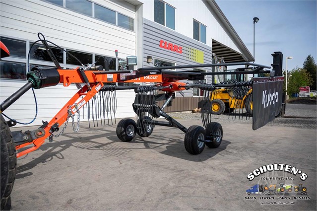 2021 Kubota RA1042T Rake