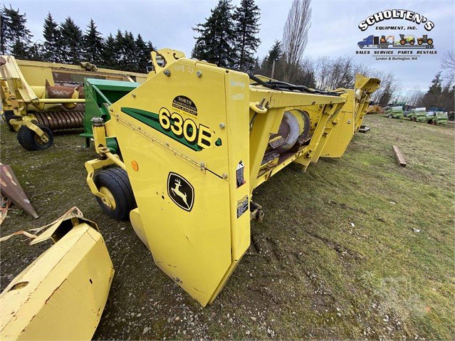 John Deere 630B Header Hay Pickup